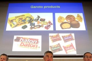 Le rachat de Garoto par Nestlé avait été annoncée fin février 2002 par le directeur général (CEO) d'alors, Peter Brabek, flanqué de son directeur financier (CFO) Wolfgang Reichenberger et du porte-parole François-Xavier Perroud. (archives)